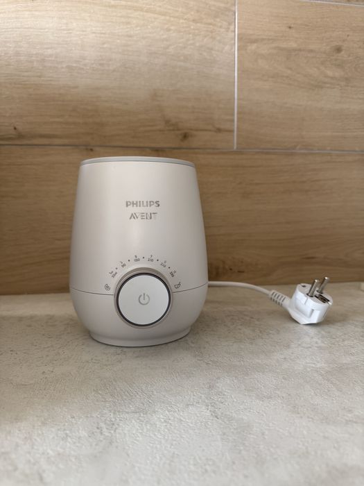 Швидкий підігрівач пляшечок Philips Avent (модель SCF358/00).