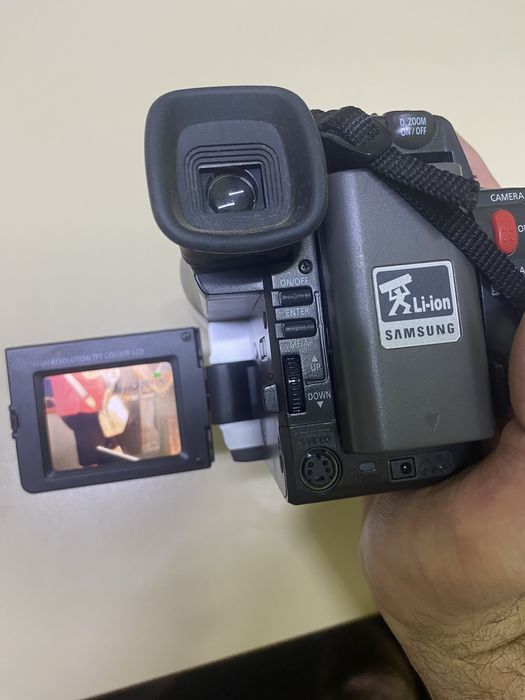Видеокамера Samsung VP-L800 Hi8