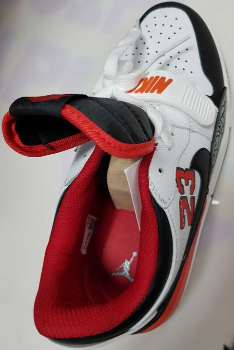 Кроссовки мужские .крутой бренд. 42 размер