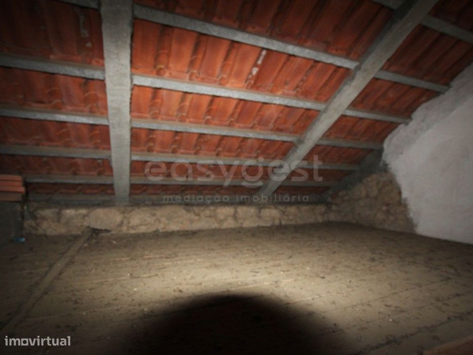Moradia tradicional com terreno generoso e com vista deslumbrante p...
