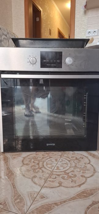 Духова электро печь gorenje б/ув рабочем состоянии продам на запчасти или дя ремонта,есть инструкция и жарочные противни,механическое и сенсорное упра