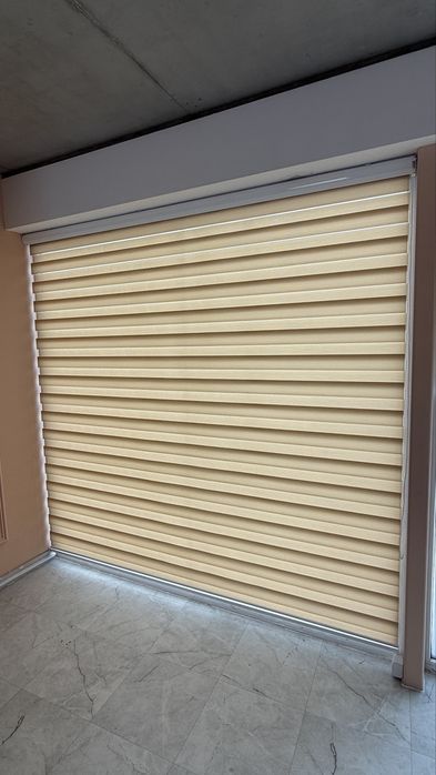 Roleta dzien/noc, w idealnym stanie, latwy montaz.