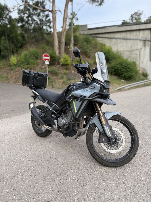 Cf moto 450 MT 2025 com muitos extras e como nova