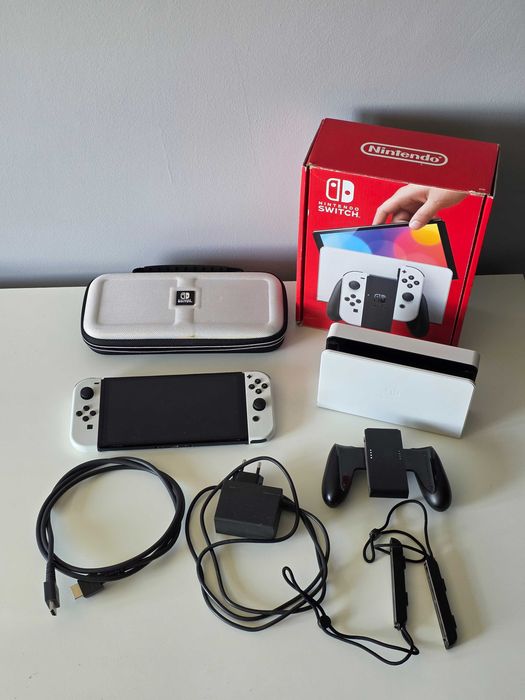 Konsola Nintendo Switch OLED biała zestaw