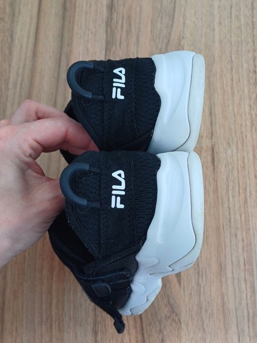 FILA босоножки сандалі / Skechers літні кросівки на дівчинку 32-33р