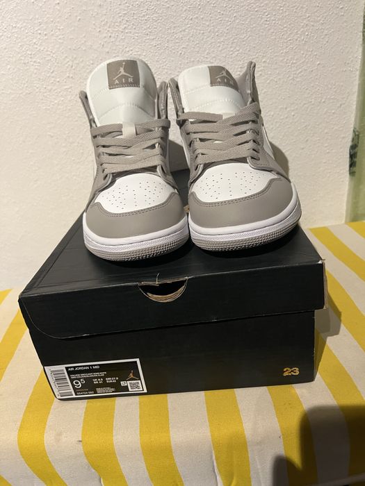 Jordan 1 mid grey