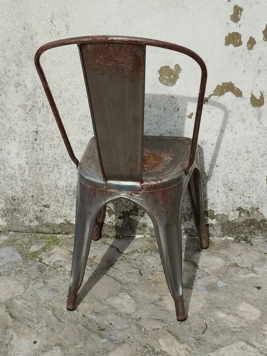 Cadeiras em chapa