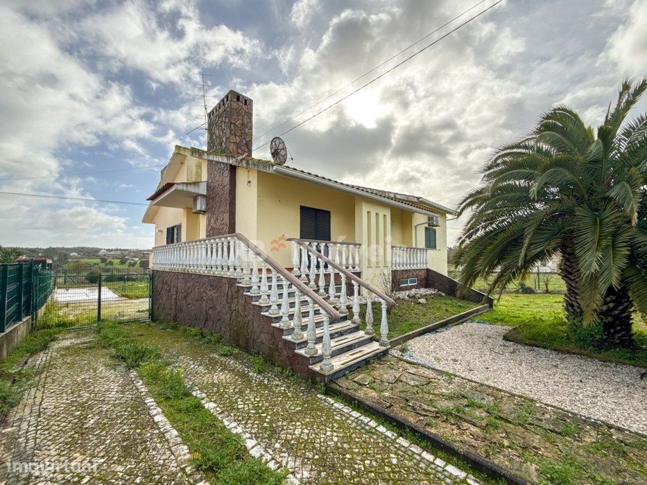 Moradia T3 c/ Jardim e Garagem - Quinta do Falcão, Tomar