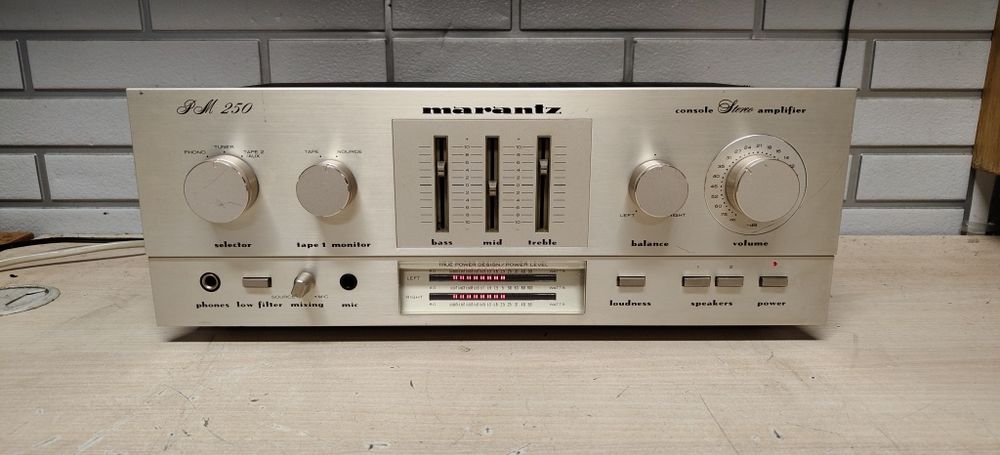 Wzmacniacz MARANTZ PM 250. Hi-fi stereo