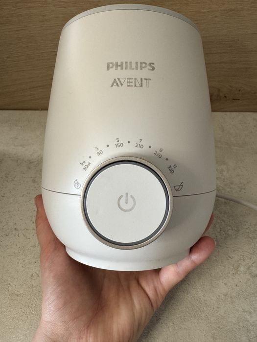 Швидкий підігрівач пляшечок Philips Avent (модель SCF358/00).