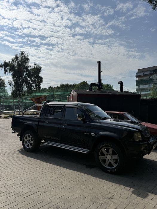 Mitsubishi L200 2005