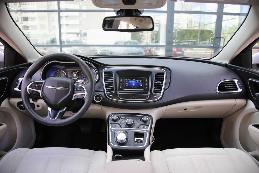 Продам Chrysler 200