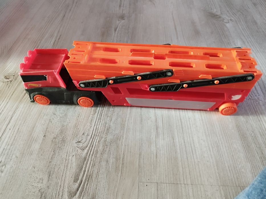 Okazja! Hot Wheels Mega Transporter stan bdb