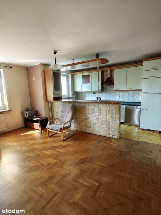 Przestronne 2 pokojowe mieszkanie w centrum.