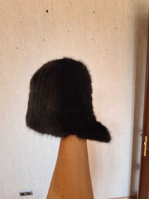 Продам жіночі норкові шарф і шапку.