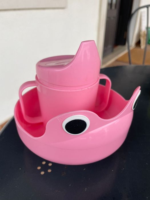 Pratos e copos em muito bom estado