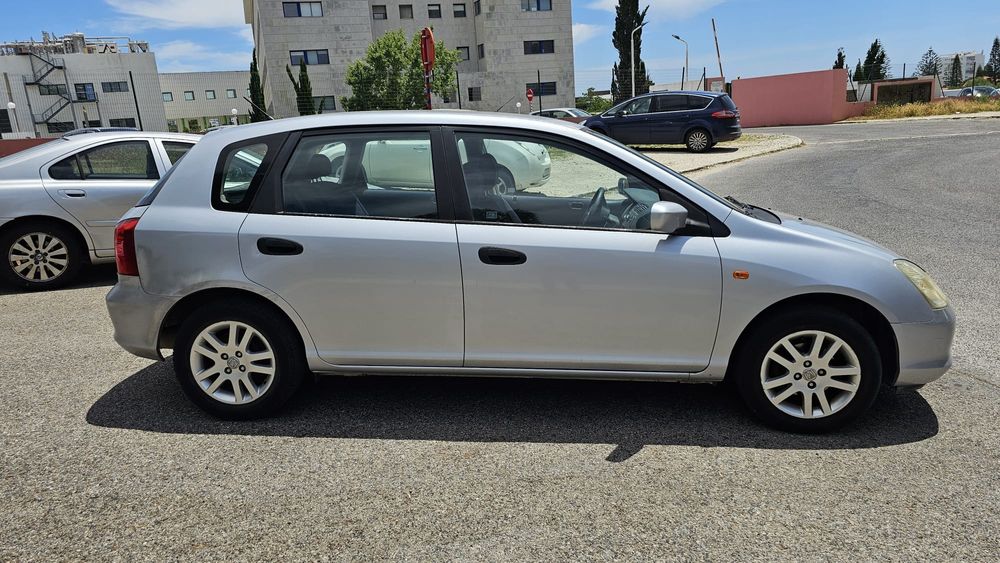 Honda Civic 1.4 poucos kms