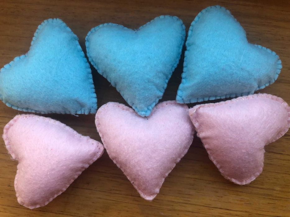 Corações em feltro