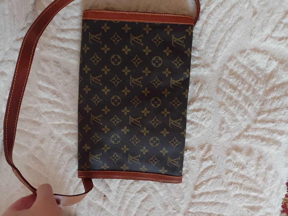 Louis Vuitton/ Brązowa, duża torebka listonoszka