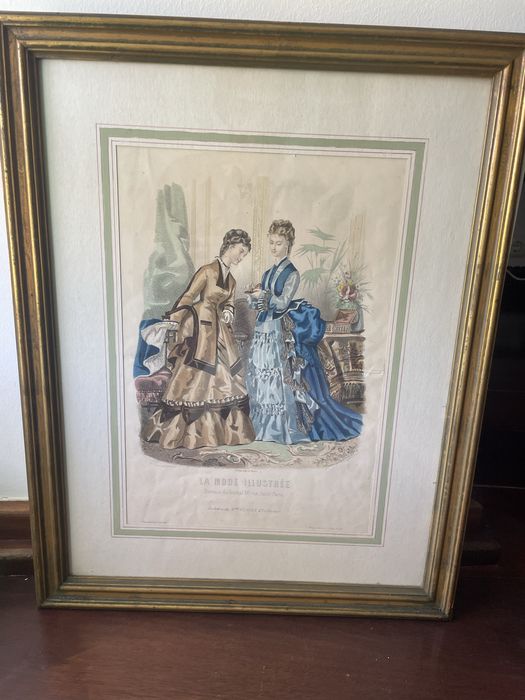 Ilustração uma gravura de moda da revista francesa La Mode Illustrée