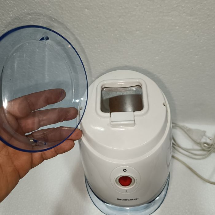 Máquina de Picar Gelo SilverCrest 60W Não Funciona; Para peças