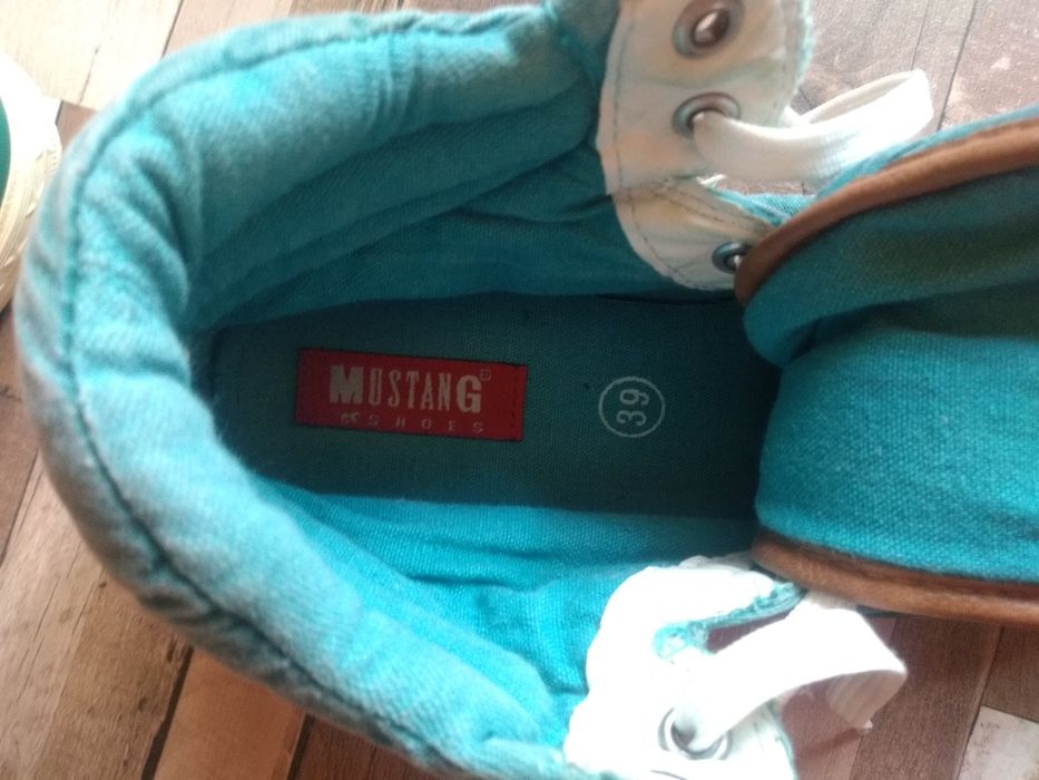 Mustang wysokie trampki 39