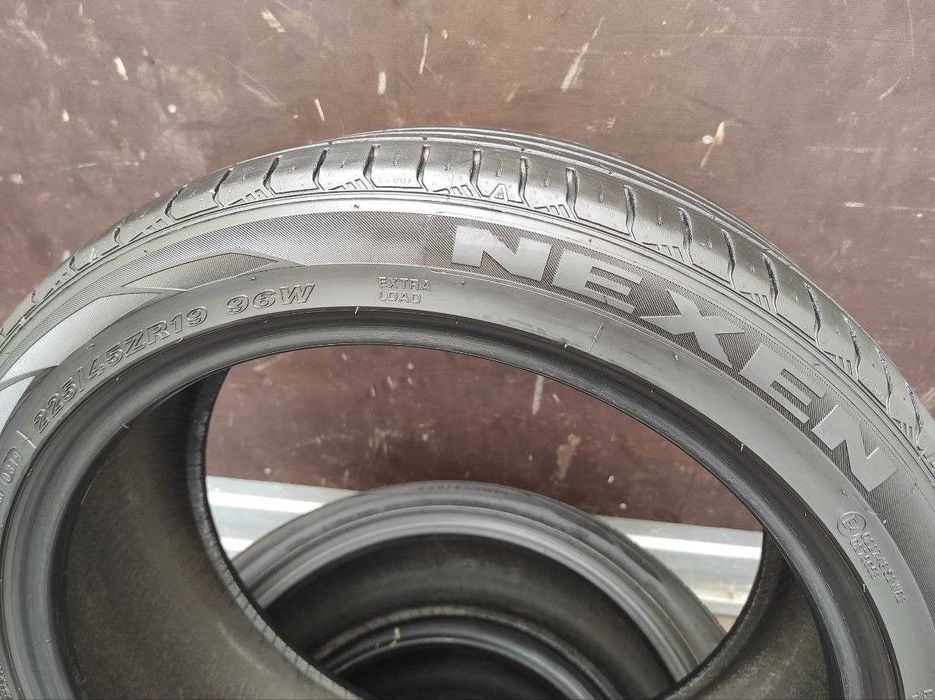 Nexen N`fera SU4 225/45r19 96W Extra Load 2шт, 19год, 4,9мм, ЛЕТО Привезены из Германии
