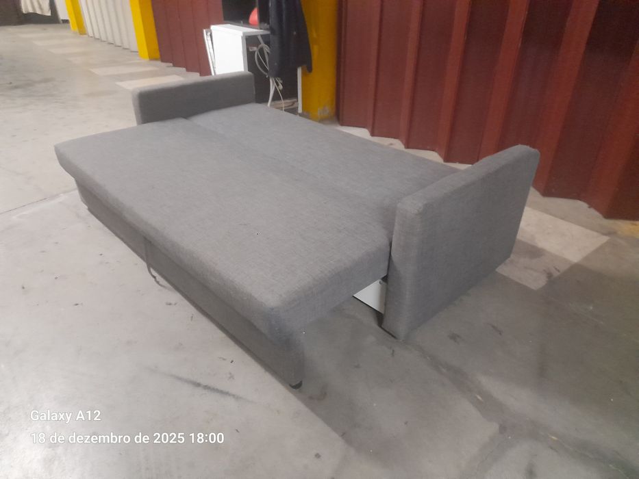 Sofá cama com gavetão Ikea