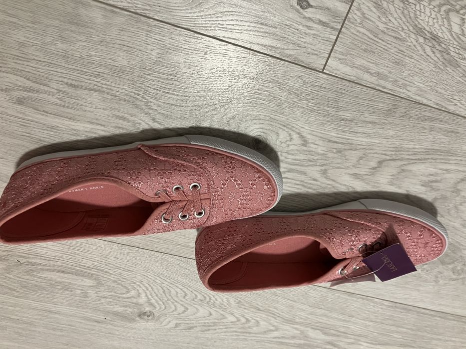 Trampki rozowe nowe metka