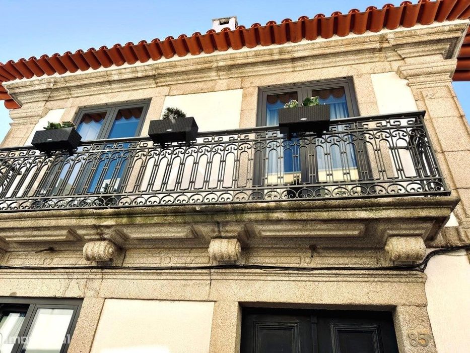 Moradia V3 com charme, luz e localização de excelência - Foz do Douro