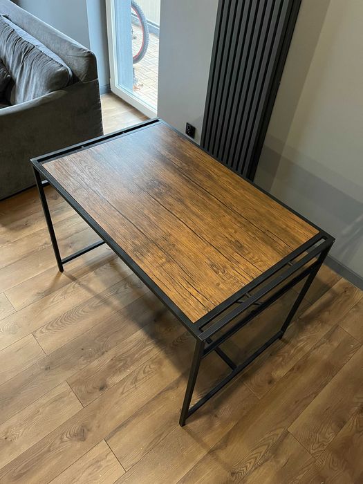 Stół do jadalni Beliani, ciemne drewno z czarnym, 110x70x76 cm