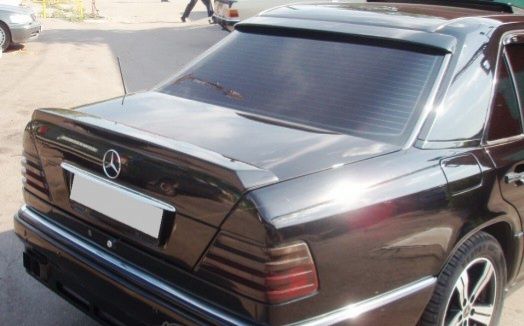 Лип спойлер Mersedes 124. Бленда на стекло Мерседес 124. 1984- 1993.
