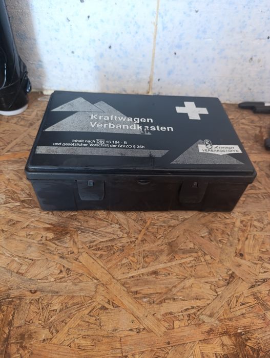 Apteczka samochodowa nowa kompletna