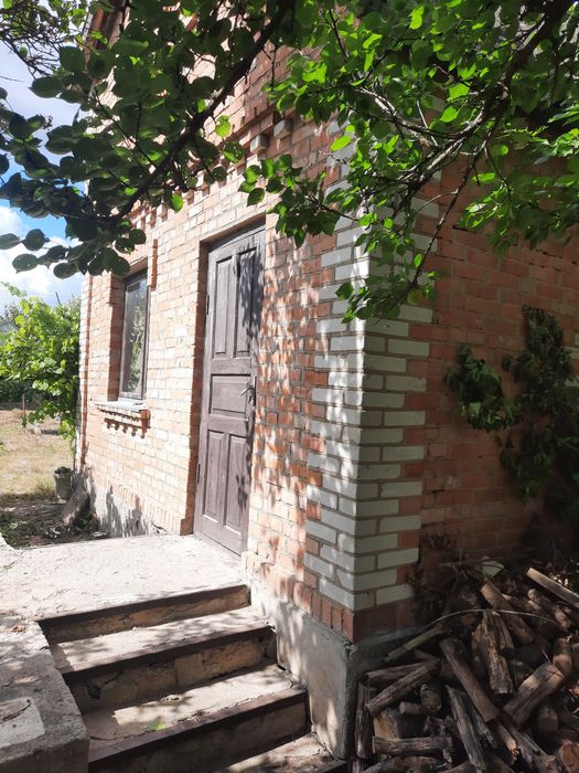 Продажа земельної ділянку з дачним будинком в Стрижавці