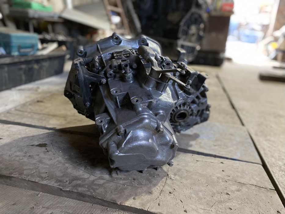 КПП коробка передач F-35 13101871 Opel Vectra C Signum 2.2 dti