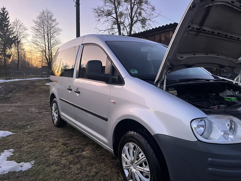 Продам машину Voskswagen Caddy 2008 рік , дуже гарниму стані , дзвоніт