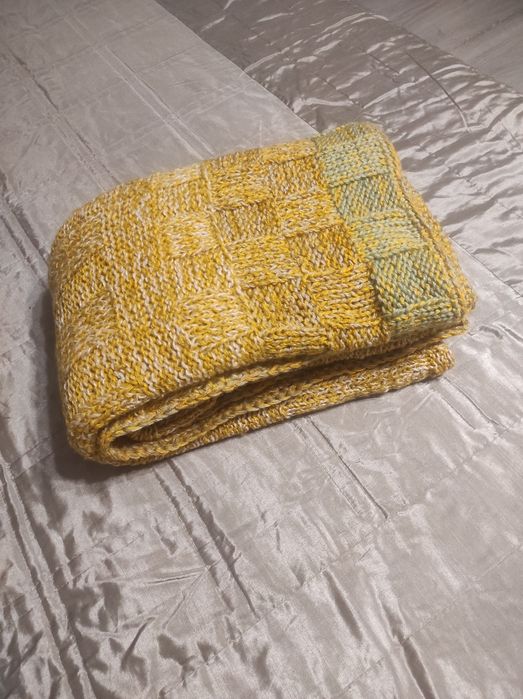 Тепла ковдра, в'язаний плед.