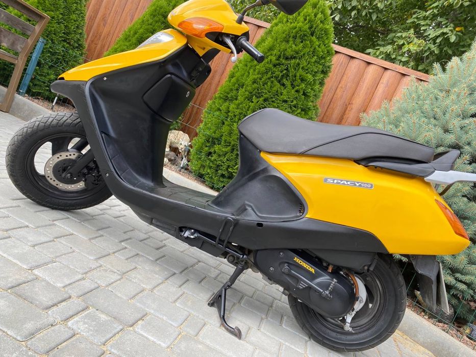 Honda Spacy JF-13, 100 куб , двухместный мопед