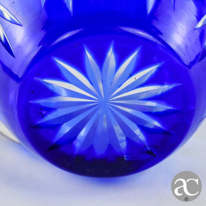 Jarro em Cristal doublé da Bohemia azul-cobalto