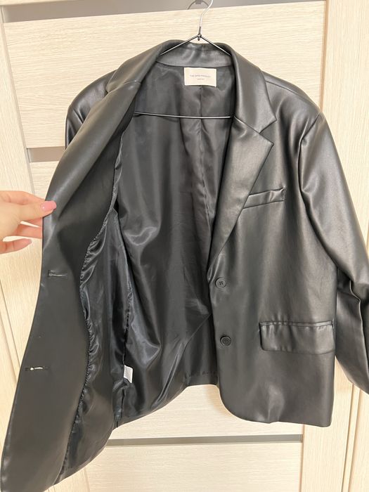 Чорний піджак (екошкіра), розмір M-L