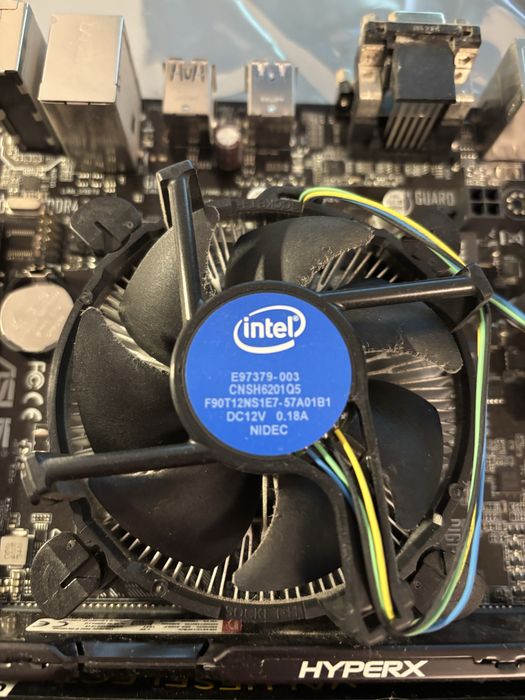 Asus H110M-K, Intel i3-6100, 16 GB (2x8) RAM DDR4 (Kingston&Corsair)