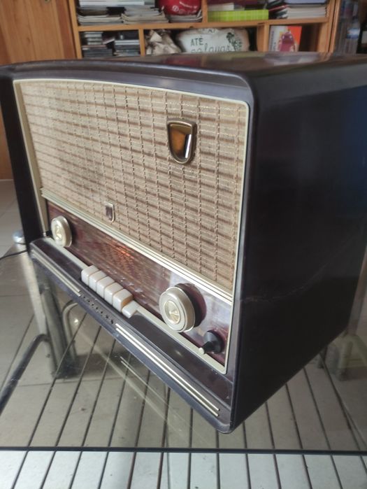 Rádio antigo válvulas