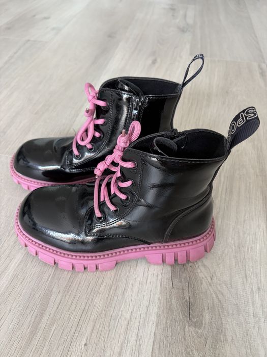 Buty r.  34 czarna lakierka