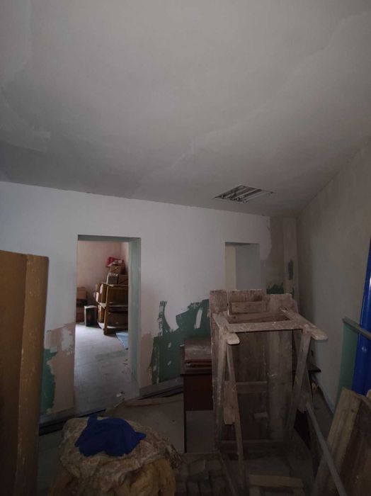 Продаж комерційного призначення в житловому будинку