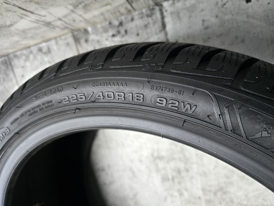 Sprzedam oponę 225/40 18" Goodyear UltraGrip Performance + 9mm 2022r