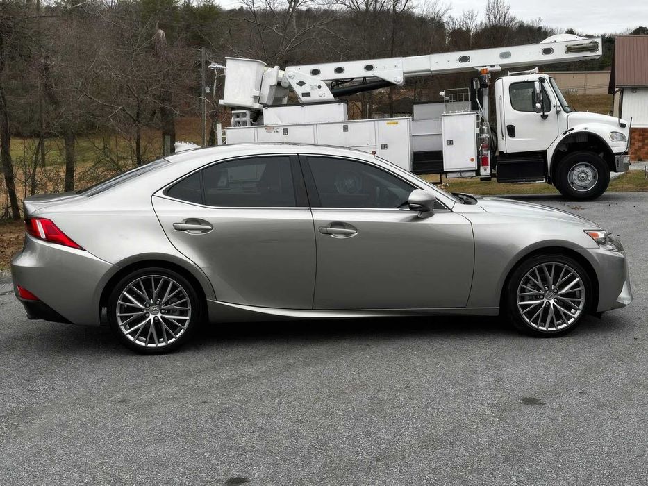 Lexus IS 250      2015