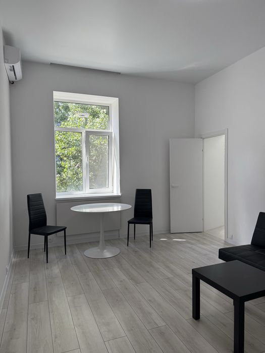 Продам 2к квартиру з ремонтом, центр - View 4