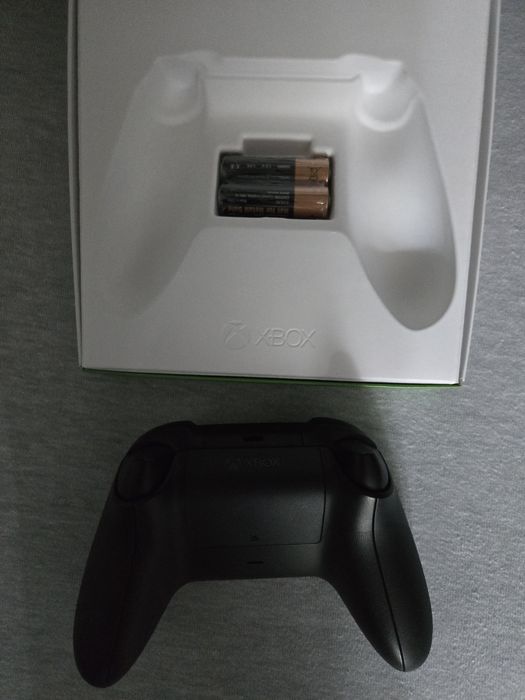 Pad Xbox Wireless Controller Carbon Black (Stan idealny + Pełen komplet)