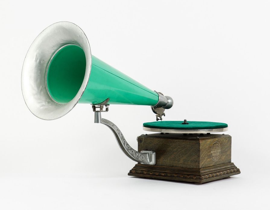 Antyk gramofon z tubą Columbia Disc