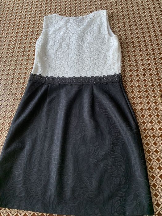 Sukienka elegancka biało- czarna ( MIDI ) NOWA